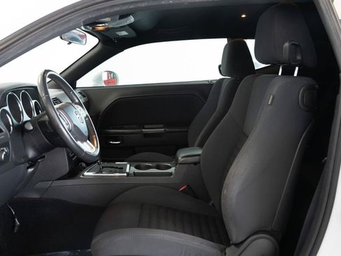 Used 2014 Dodge Challenger SXT RWD image 11