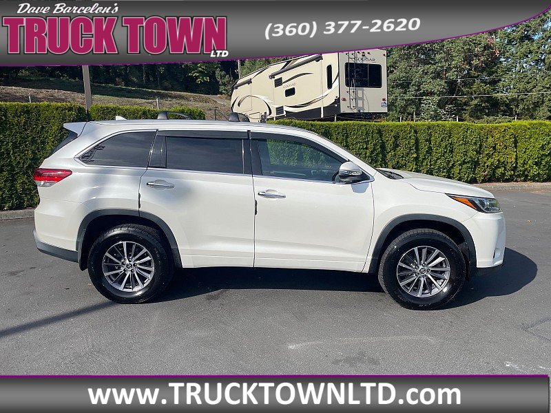 Used 2018 Toyota Highlander XLE AWD/4WD image 2