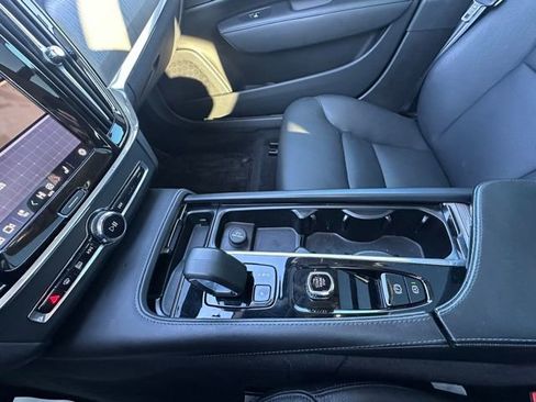 Used 2023 Volvo S90 B6 Plus image 28