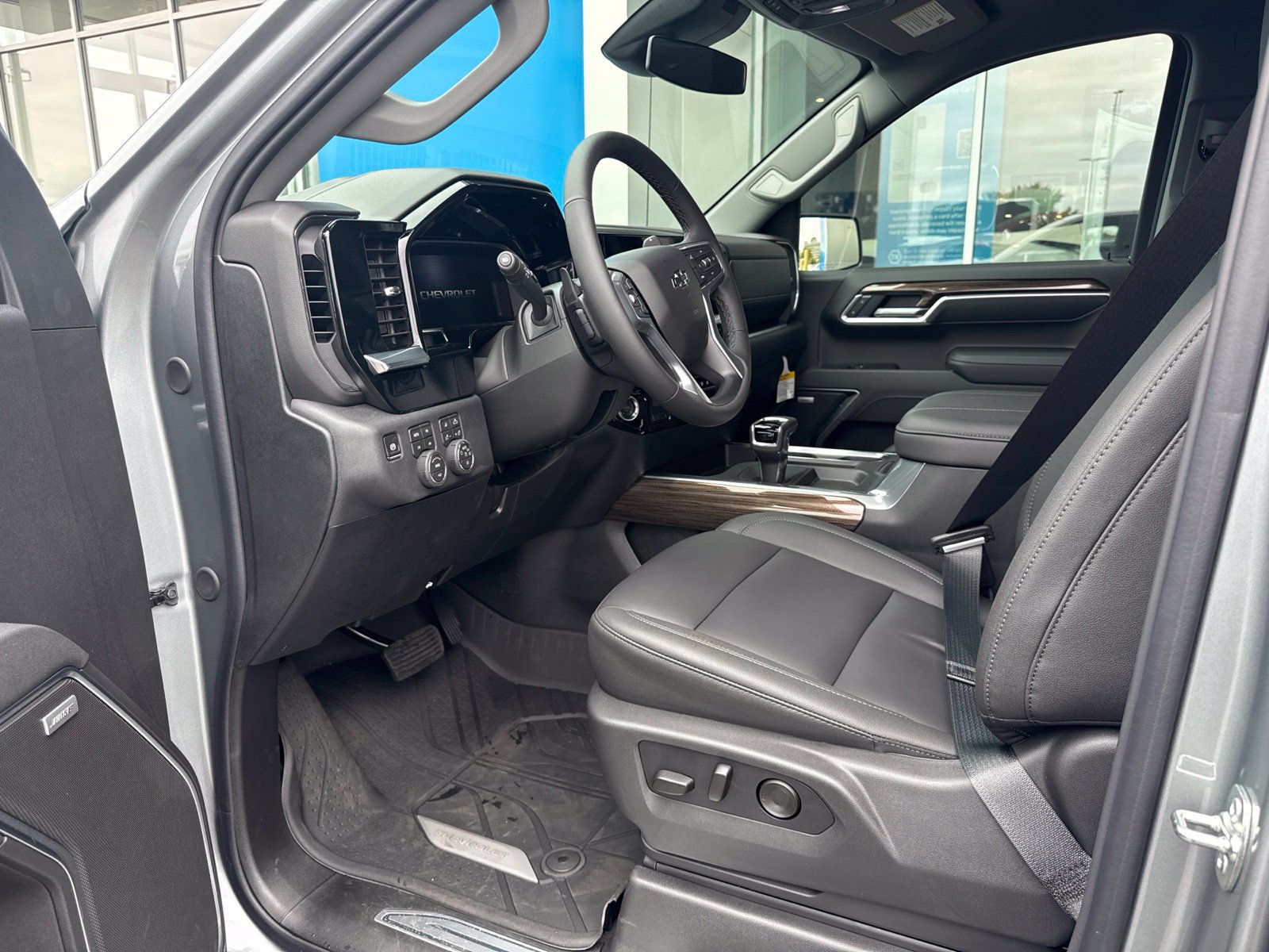 New 2026 Chevrolet Silverado 1500 RST w/ RST All Star Premium Package AWD/4WD image 15