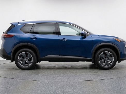 Used 2025 Nissan Rogue SV image 11