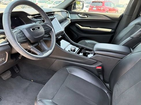 Used 2023 Jeep Grand Cherokee L Laredo AWD/4WD image 19