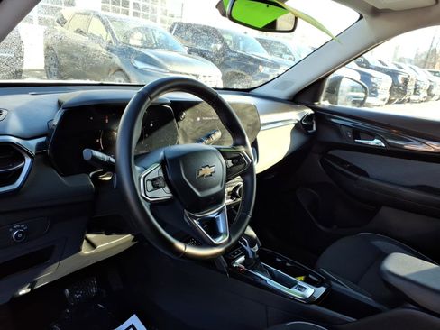 Used 2024 Chevrolet TrailBlazer LT w/ Convenience Package image 7