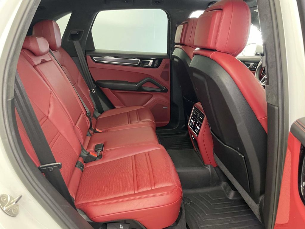 Certified 2023 Porsche Cayenne GTS AWD/4WD image 22