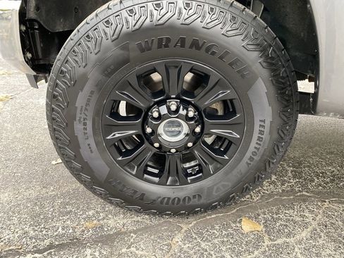 Certified 2022 Ford F350 Lariat w/ Tremor Off-Road Package image 53