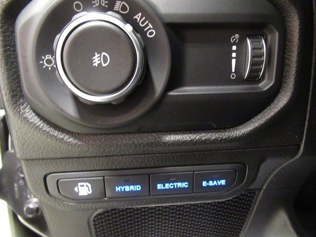 Used 2024 Jeep Wrangler Unlimited AWD/4WD image 22