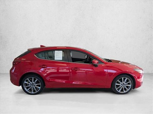 Used 2018 MAZDA MAZDA3 Grand Touring image 4