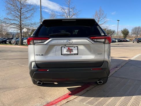 Used 2025 Toyota RAV4 XLE image 7