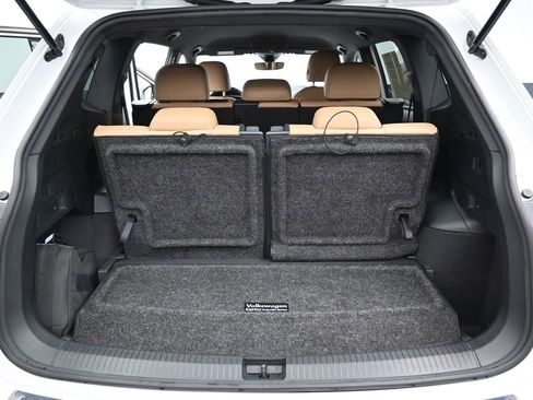 Used 2022 Volkswagen Tiguan SE image 30