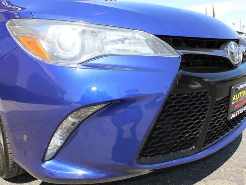 Used 2016 Toyota Camry SE FWD image 5