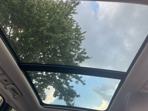 Certified 2022 Volvo XC60 B5 Inscription w/ Climate Package image 42