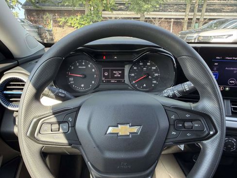 Used 2024 Chevrolet Trax LS w/ LS Convenience Package FWD image 28