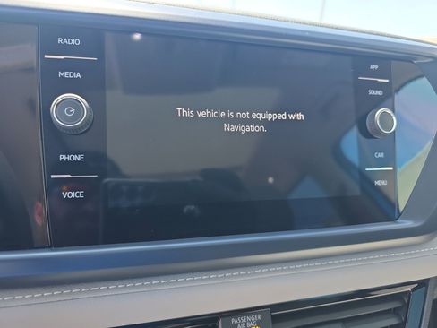 Certified 2024 Volkswagen Taos SE FWD image 28