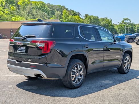 Used 2023 GMC Acadia SLE FWD image 9
