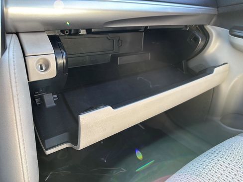 Used 2012 Toyota Camry LE FWD image 5