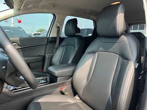 Certified 2024 Kia Sportage EX FWD image 17
