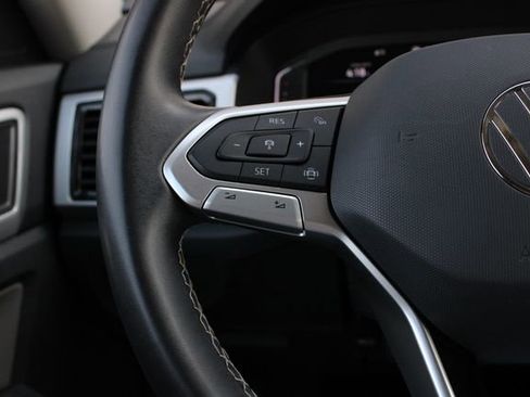 Used 2023 Volkswagen Atlas SE w/ Black Wheel Package image 12