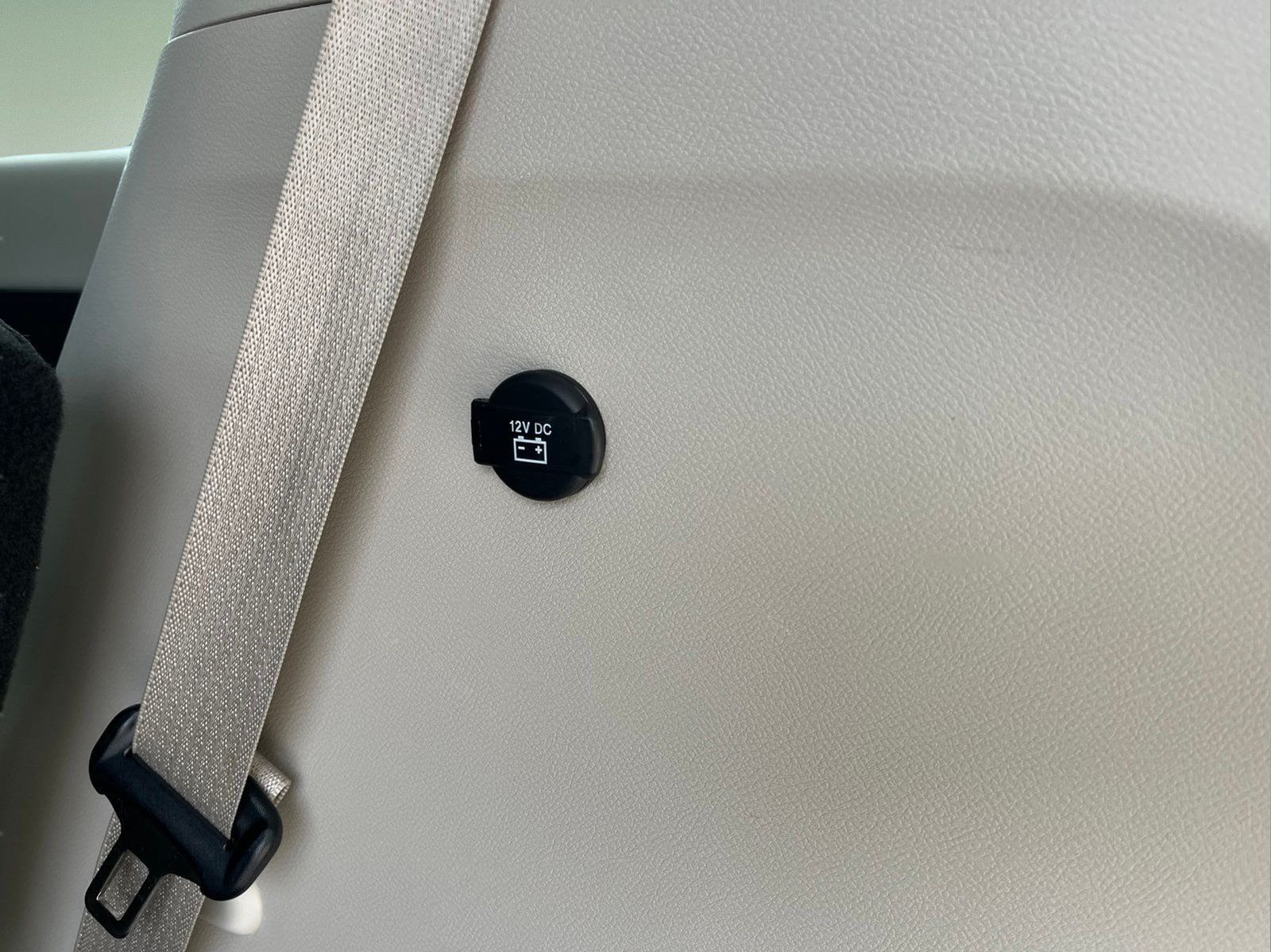 Used 2023 Chrysler Voyager LX FWD image 31