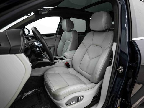 Certified 2017 Porsche Macan S AWD/4WD image 5