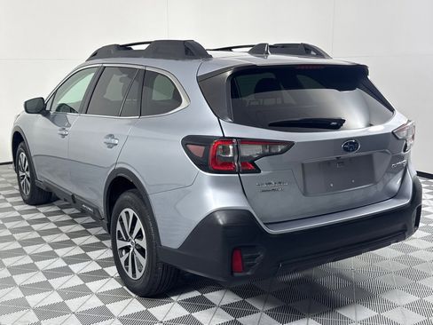 Used 2022 Subaru Outback Premium image 7