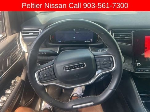 Used 2022 Jeep Wagoneer Series II RWD image 10