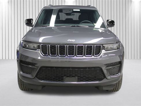 New 2025 Jeep Grand Cherokee Laredo X w/ Luxury Tech Group I image 39