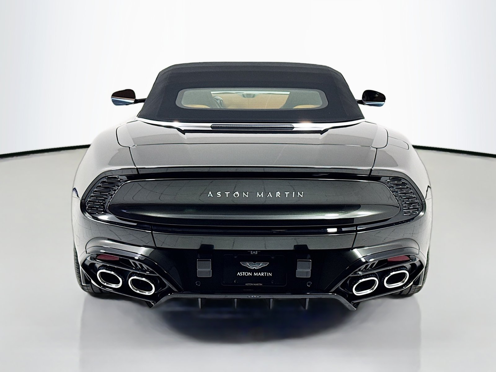 Used 2026 Aston Martin Vanquish Convertible RWD image 7