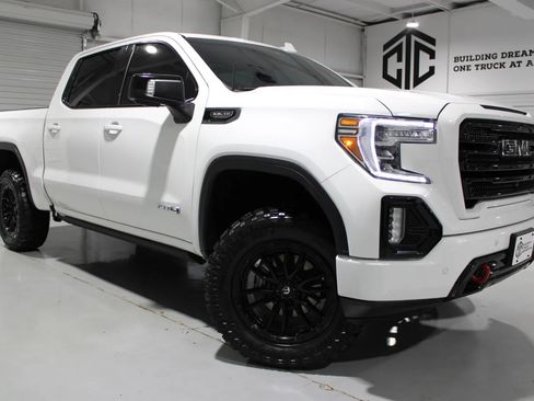 Used 2020 GMC Sierra 1500 AT4 w/ AT4 Premium Package AWD/4WD image 2