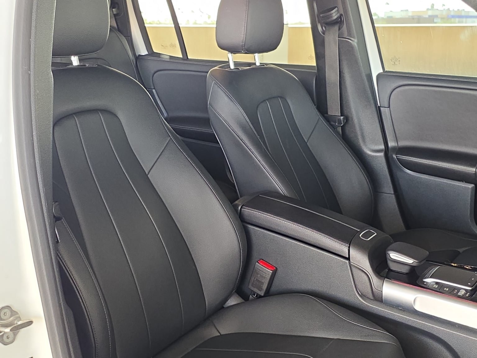 Used 2022 Mercedes-Benz GLB 250 4MATIC image 28