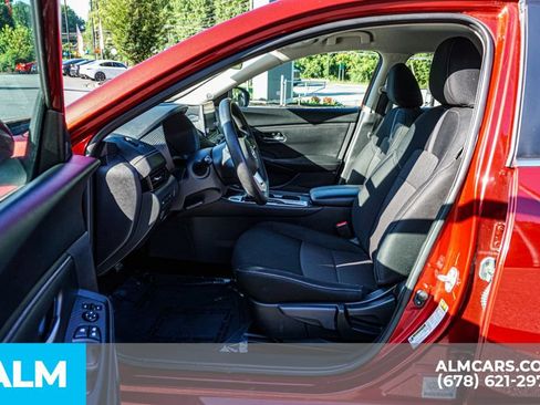Used 2024 Nissan Sentra SV FWD image 18