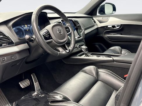 Used 2020 Volvo XC90 T6 R-Design image 10