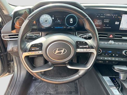 Used 2024 Hyundai Elantra Limited FWD image 11