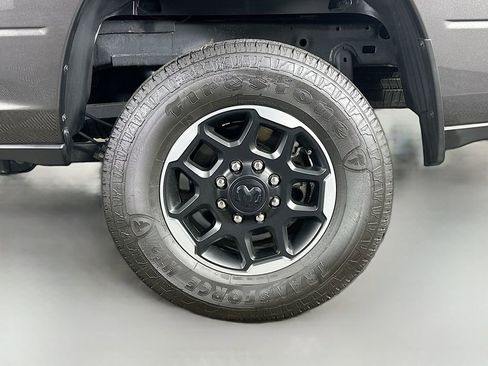 Used 2025 RAM 2500 Laramie AWD/4WD image 35