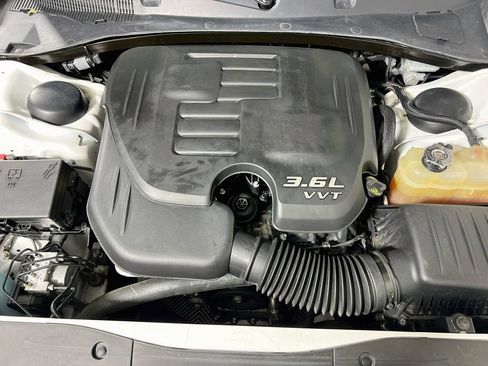 Used 2022 Dodge Charger SXT w/ Leather Interior Group RWD image 28
