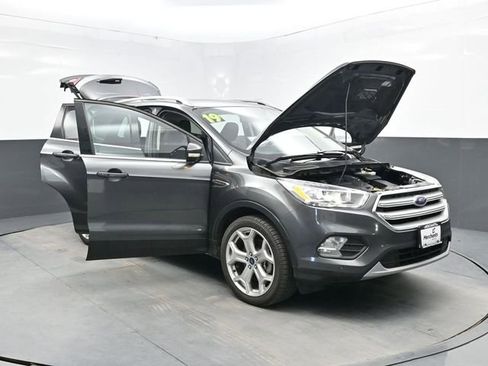 Used 2019 Ford Escape Titanium w/ U9j03 - Titanium Tow Package AWD/4WD image 40