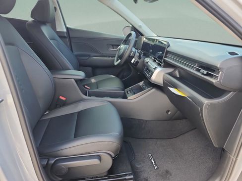 Used 2026 Hyundai Kona SEL Premium image 18