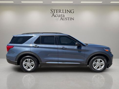Used 2021 Ford Explorer XLT image 4