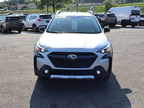 Certified 2025 Subaru Outback Limited AWD/4WD image 2