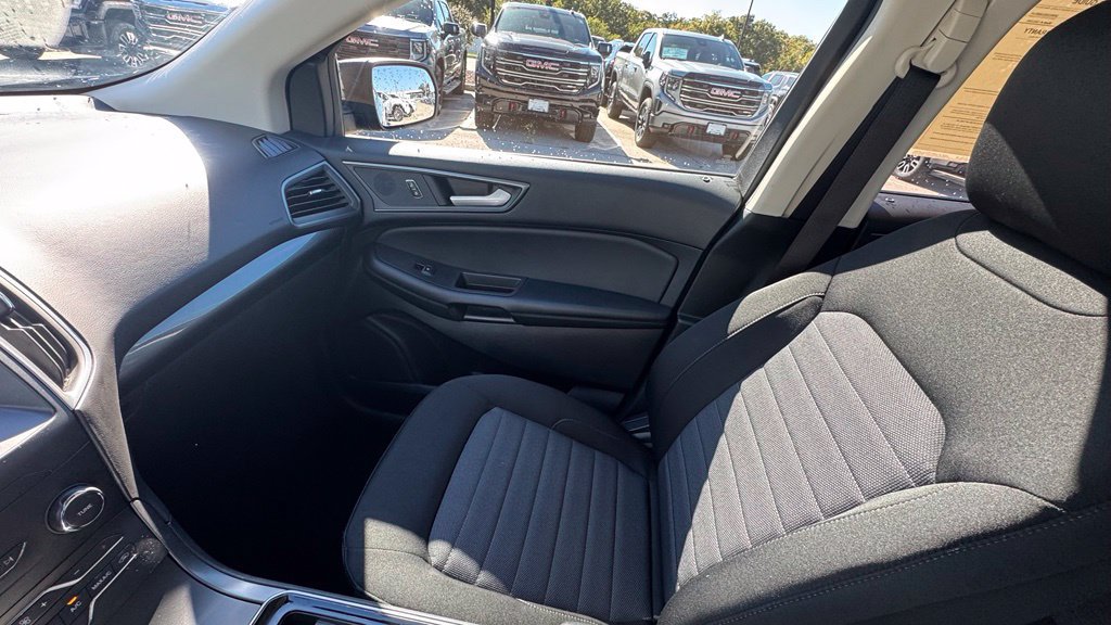 Used 2020 Ford Edge SE FWD image 25