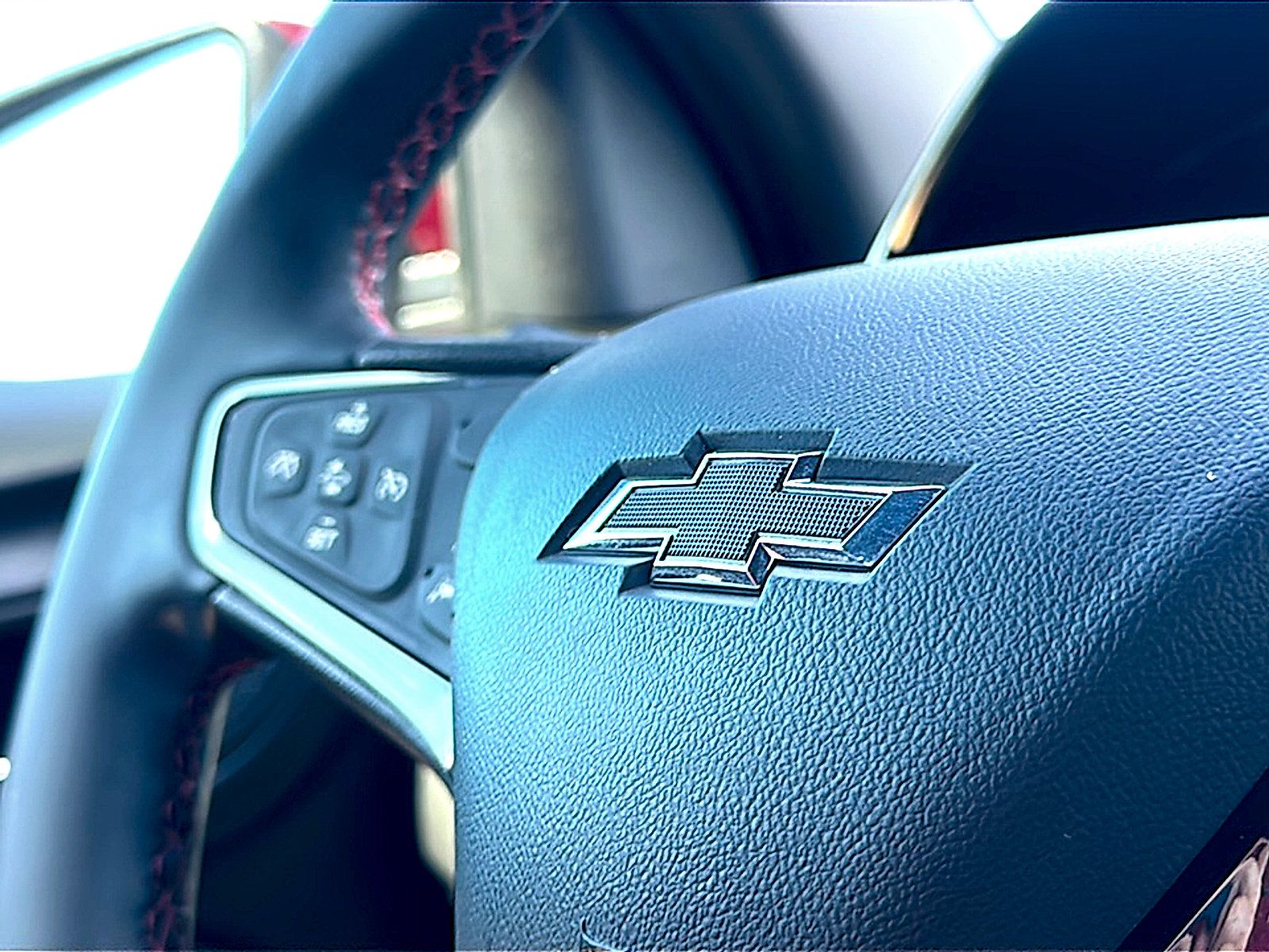 Used 2023 Chevrolet Equinox RS FWD image 32