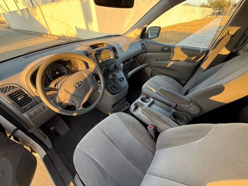 Used 2012 Kia Sedona LX w/ PWR Pkg image 13