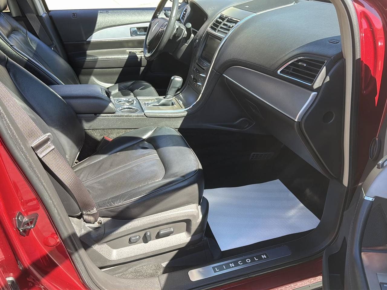 Used 2013 Lincoln MKX AWD image 33