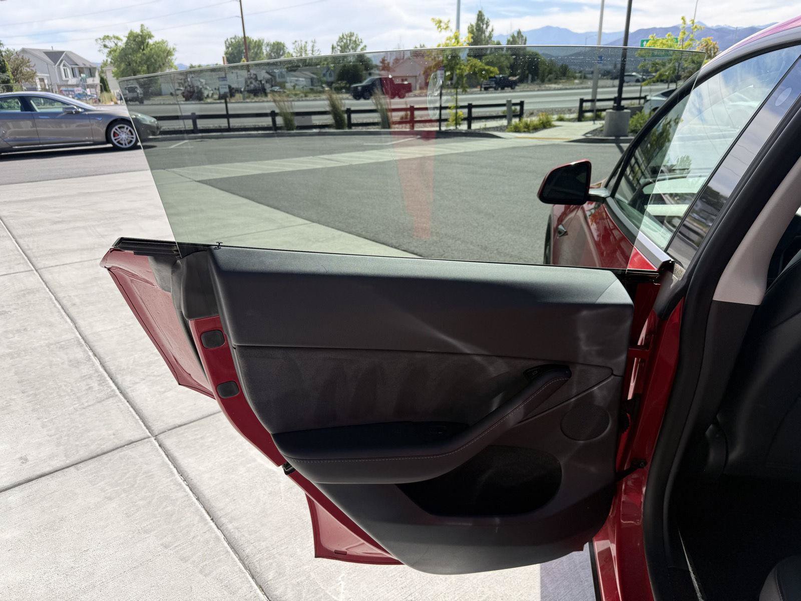 Used 2023 Tesla Model Y Performance AWD/4WD image 14