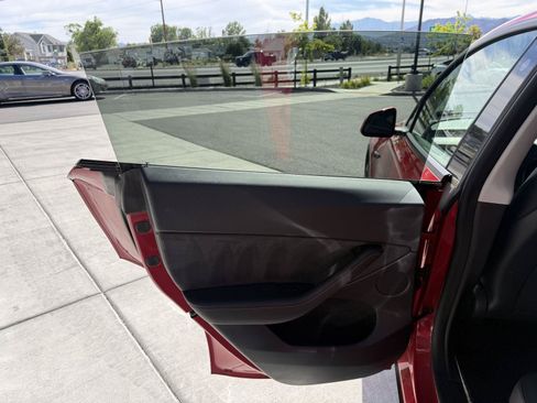 Used 2023 Tesla Model Y Performance AWD/4WD image 14