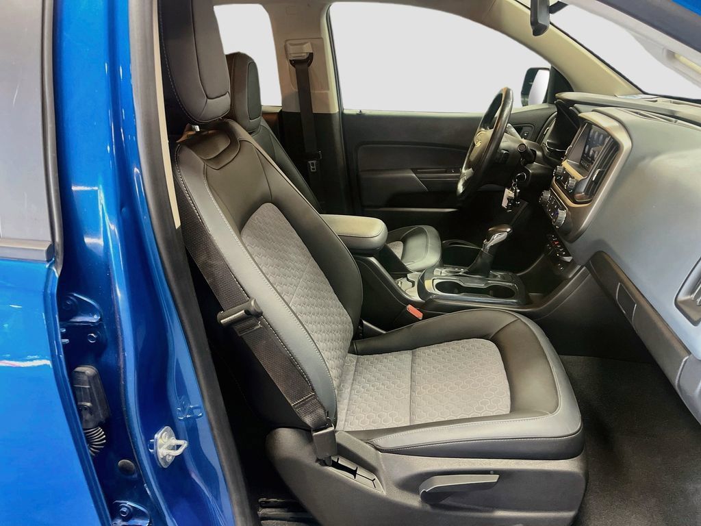 Used 2022 Chevrolet Colorado Z71 AWD/4WD image 27