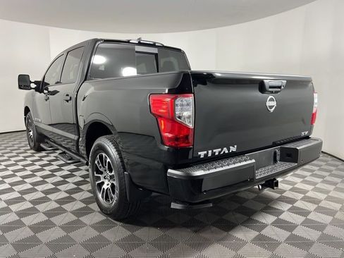 Used 2024 Nissan Titan SV w/ SV Convenience Package image 7