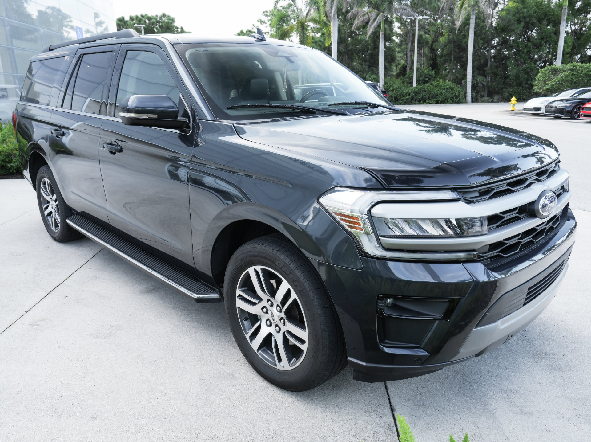 Used 2023 Ford Expedition Max XLT RWD image 4