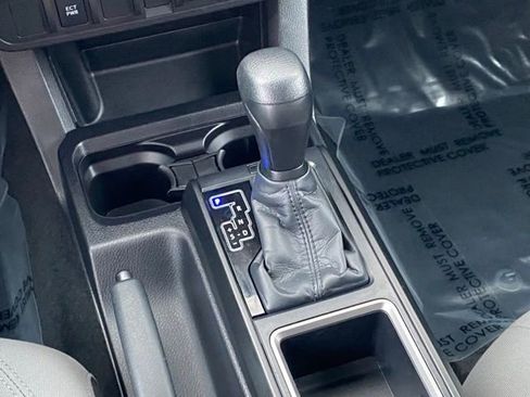 Certified 2020 Toyota Tacoma SR image 18