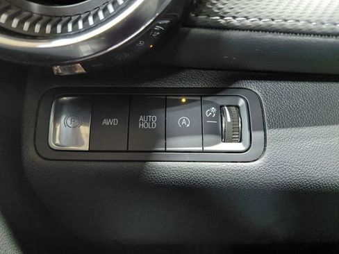 Used 2025 Chevrolet Equinox LT image 32