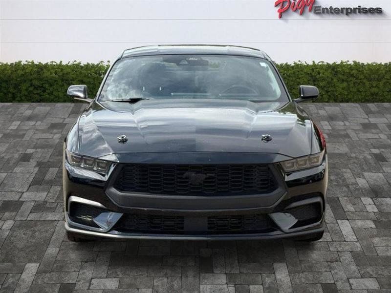 Used 2024 Ford Mustang Coupe RWD image 6